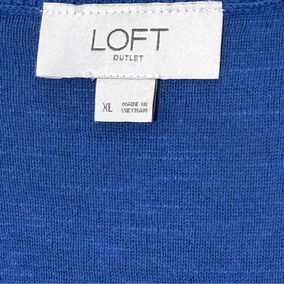 LOFT Factory short-cap sleeve sweater featuring a red crab graphic print. W XL - Picture 2 of 4